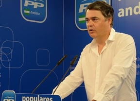 El PP-A ve un "escándalo" la ausencia de Díaz y "huir" del Parlamento