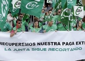 El bipartito anuncia que la Junta restituirá el abono íntegro de la pagas extras a sus empleados públicos en 2015