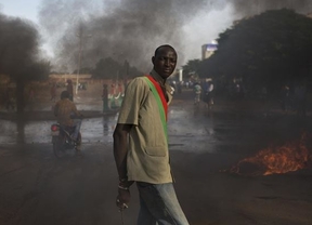 Seis granadinos entre los españoles refugiados en una mina de Burkina Faso, que tratan de evacuar por aire