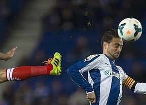 Un Espanyol con diez gana al Granada en el minuto 79