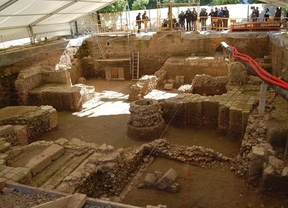 Concluye la reurbanización del Patio de Banderas tras la cubrición del yacimiento arqueológico