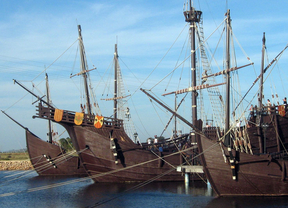 Abren el Muelle de las Carabelas para conmemorar el 522 años de la salida de Colón