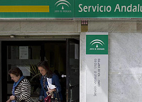 El paro baja en Andalucía en 14.712 personas en junio