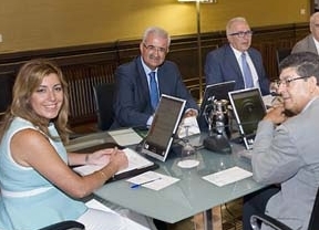 La Junta estudia una norma para reducir las trabas administrativas para crear empresas