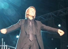 Raphael llega a su ciudad natal con 'Mi gran noche'  