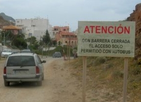 La Junta limita el acceso a las playas de cabo de Gata con vehículos a motor