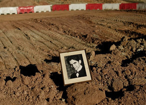 Arqueólogos cotejan el posible lugar de la fosa de Lorca con fotos áreas de la zona