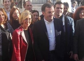 Rosa Díez pide "no resignarse" al gobierno de un partido "con 300 corruptos"