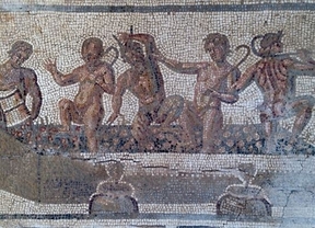 Hallado en Écija un nuevo mosaico romano relativo a amores de Zeus