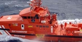 Rescatados 21 inmigrantes de una patera al sur de Cabo de Gata