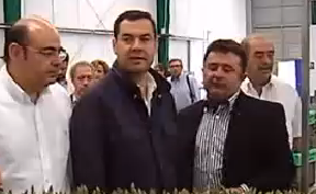 Juanma Moreno le pide a Díaz deje atrás su 'soberbia'