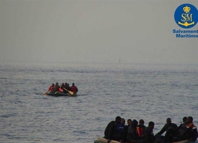 75 rescatados de dos pateras en aguas próximas a la isla de Alborán