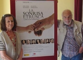 Julieta Serrano y Héctor Alterio presentan en el Teatro Lope de Vega 'La sonrisa etrusca'