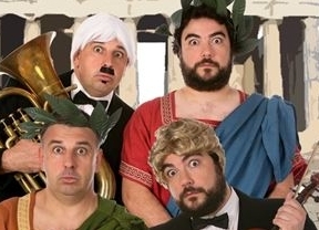 'Malaje Solo' representa la comedia 'Humor Platónico' en el Teatro Romano de Itálica  