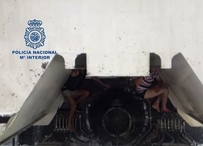 Interceptados en Tarifa dos inmigrantes ocultos en los patines de un ferry
