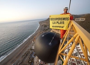 Recogida de firmas en Internet para recusar a jueces de los pleitos del Algarrobico