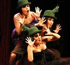 El trío Divinas llega con la obra 'Enchanté!' en el Teatro Quintero