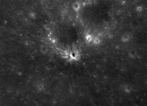 Imágenes del cráter en la Luna tras el impacto de una roca de 400 kilos