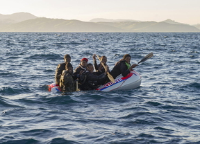 Rescatados 27 inmigrantes que intentaban cruzar el Estrecho 