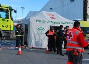 Un centenar de personas participa en un simulacro de accidente con combustible en Málaga