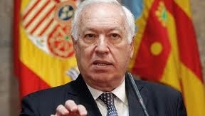 Margallo no ve "la utilidad" de estar "escarbando" en la Guerra Civil