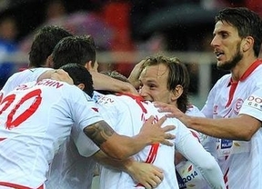 El Sevilla sigue la escalada hacia la 'Champions' (4-0) al Granada