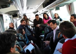 Moreno recorre más de 7.000 kilómetros en una campaña marcada por la amplia presencia de Rajoy