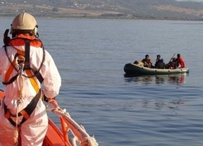 Rescatados 21 inmigrantes en aguas del Estrecho