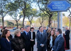 Sevilla inaugura la glorieta 'Víctimas del terrorismo' en homenaje a Alberto y Ascen