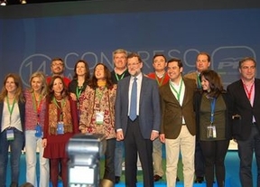 Rajoy a Moreno: 'El reto es San Telmo' y 'todos te vamos a ayudar, yo el primero'