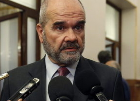 Chaves denuncia que Podemos y C's hacen 'chantaje' al 'utilizar' su nombre y el de Griñán para la investidura