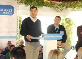 Moreno reta a Díaz a 'copiar' a Rajoy y recibirle antes de la cita en Moncloa