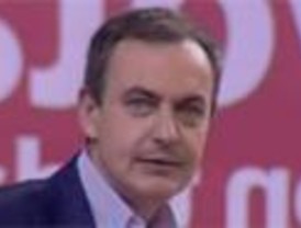 Zapatero sigue con su canción: El PSOE camina 'palante' el PP camina 'patrás'