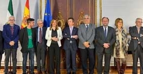 Las universidades andaluzas unifican actuación y acuerdan demorar la reforma de Grados hasta evaluarse el Plan Bolonia