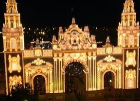 Más de 237.000 bombillas iluminan la Feria de Abril de Sevilla
