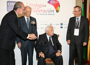 Homenaje al profesor José Barea de la Confederación Española de Directivos y Ejecutivos