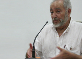 Julio Anguita hace un llamamiento a IU, Podemos, Equo y la mayoría social para lograr 
