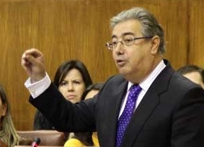 Zoido acusa a Díaz de vivir de la política y "desvivirse por escalar" en PSOE