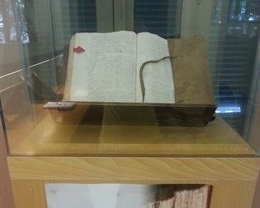 El Archivo Municipal de Málaga expone un documento del siglo XV sobre la defensa y fortificación de la capital