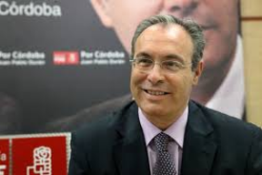 El PSOE-A señala que Moreno trae 'un mal currículum' en políticas sociales
