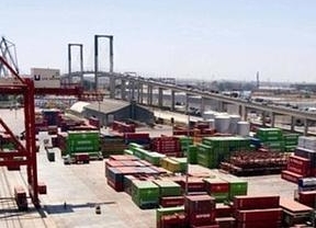 El tráfico de mercancías en los puertos andaluces creció en 2014 un 3,28%, hasta los 139,6 millones de toneladas
