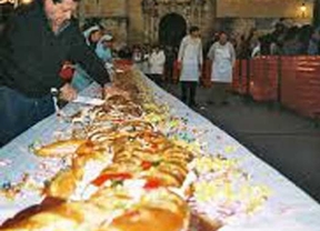 Un Roscón de Reyes "benéfico" de 170 metro y más de 600 kilos de dulce se servirá en Lucena este viernes