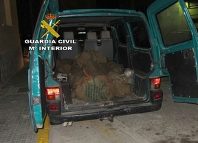 Tres detenidos e intervenidos 456 kilos de hachís en Tarifa