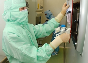 Andalucía colabora en un estudio a gran escala sobre terapia celular en esclerosis múltiple