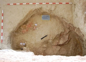 Descubren en Pedrera un enterramiento calcolítico con restos óseos