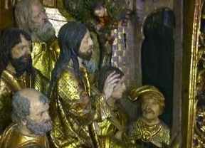 El retablo mayor de la Catedral de Sevilla recupera todo su esplendor