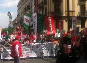 Medio millar de trabajadores de museos protestan contra los horarios y la 'Intransigencia' de la Junta