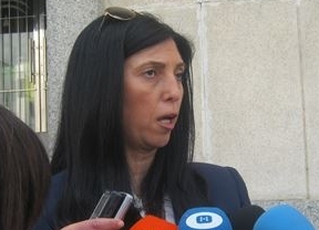 Los padres de la menor que vive frente al pederasta piden a la Junta una nueva vivienda en Huelva
