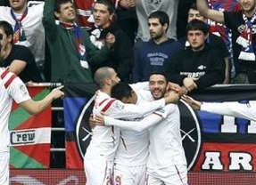 Un Sevilla lanzado gana (1-3) al Eibar y pelea por el cuarto puesto