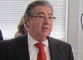 Zoido traslada a la familia de Marta su "apoyo y solidaridad" en el quinto aniversario de su desaparición